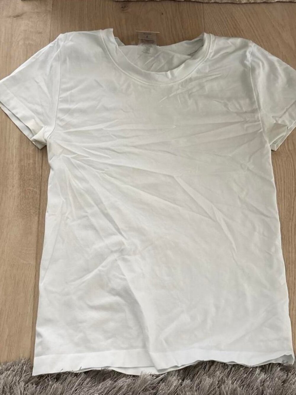 Aritzia Women's White T-shirt